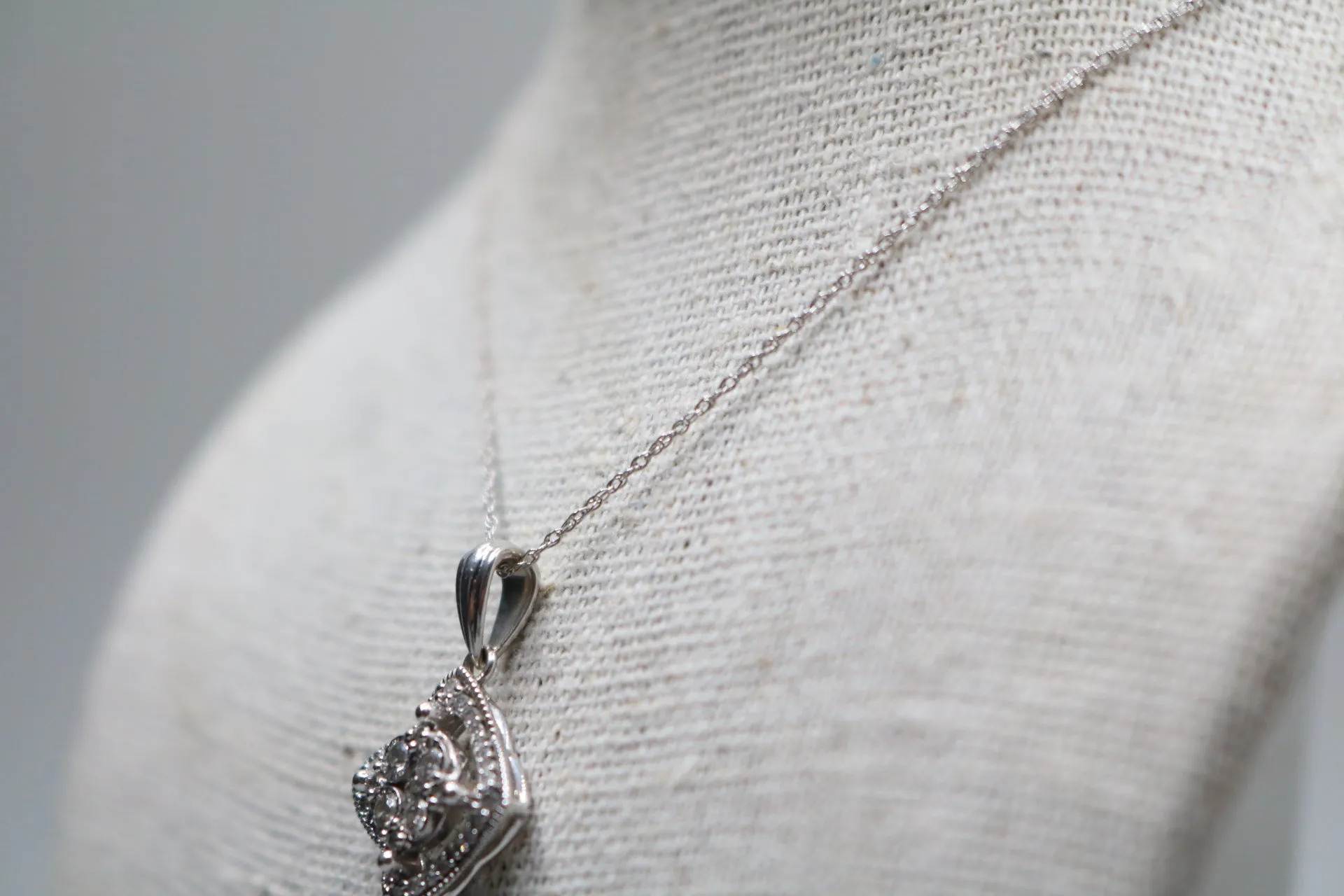 10K White Gold Twisted Chain Necklace w/ Floral Diamond Charm (0.56CTW)