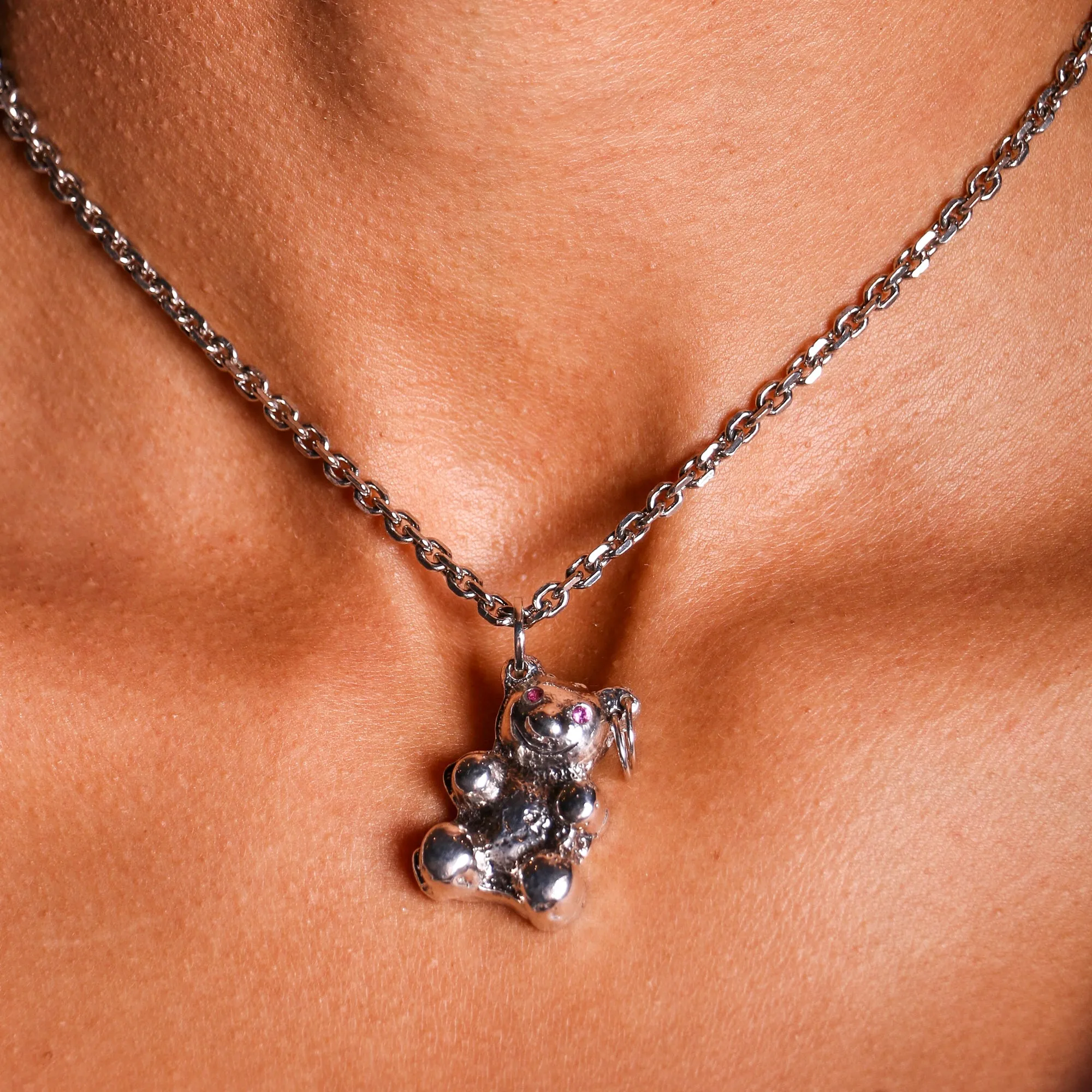 GUMMYGUY PEIRCED PENDANT ON CHAIN