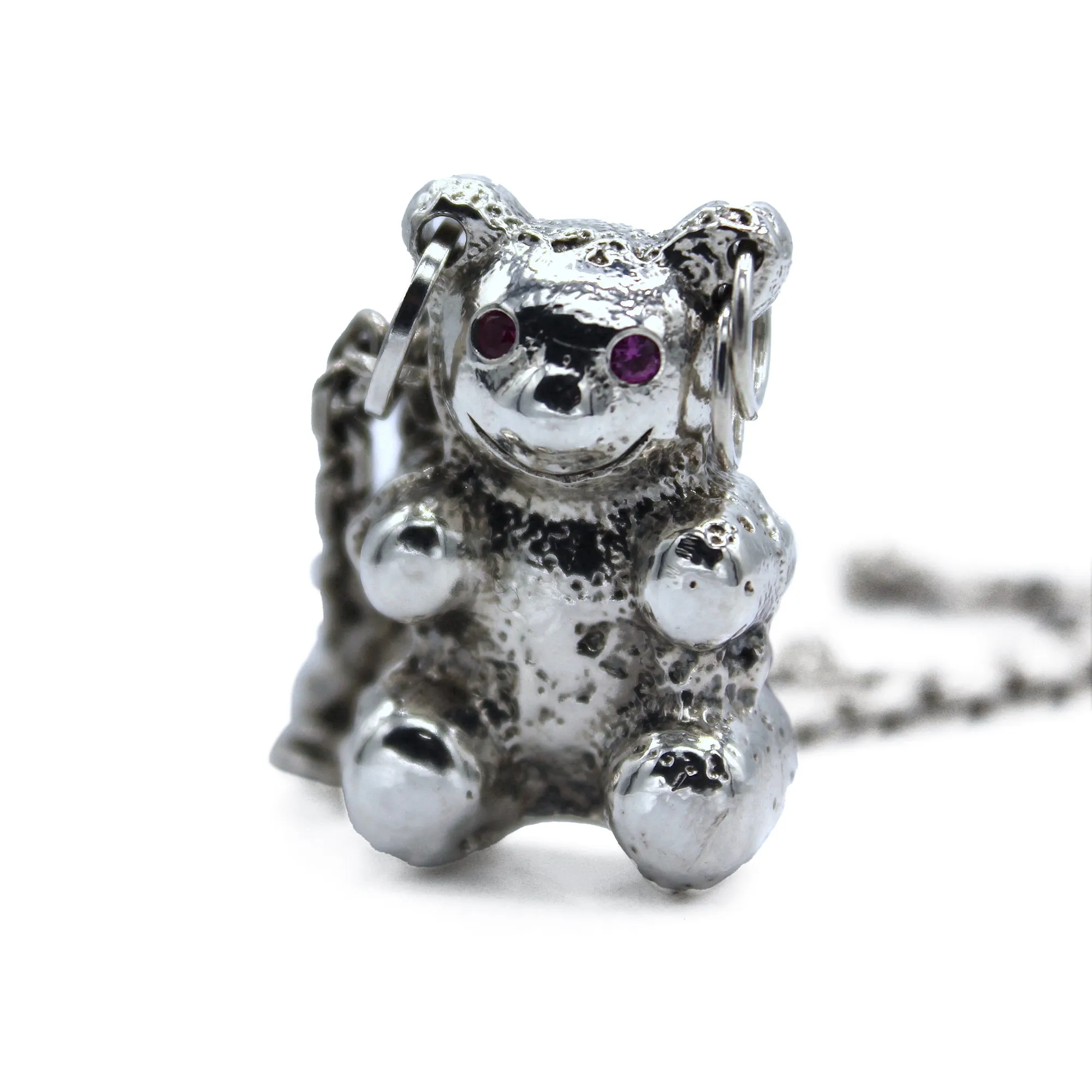 GUMMYGUY PEIRCED PENDANT ON CHAIN