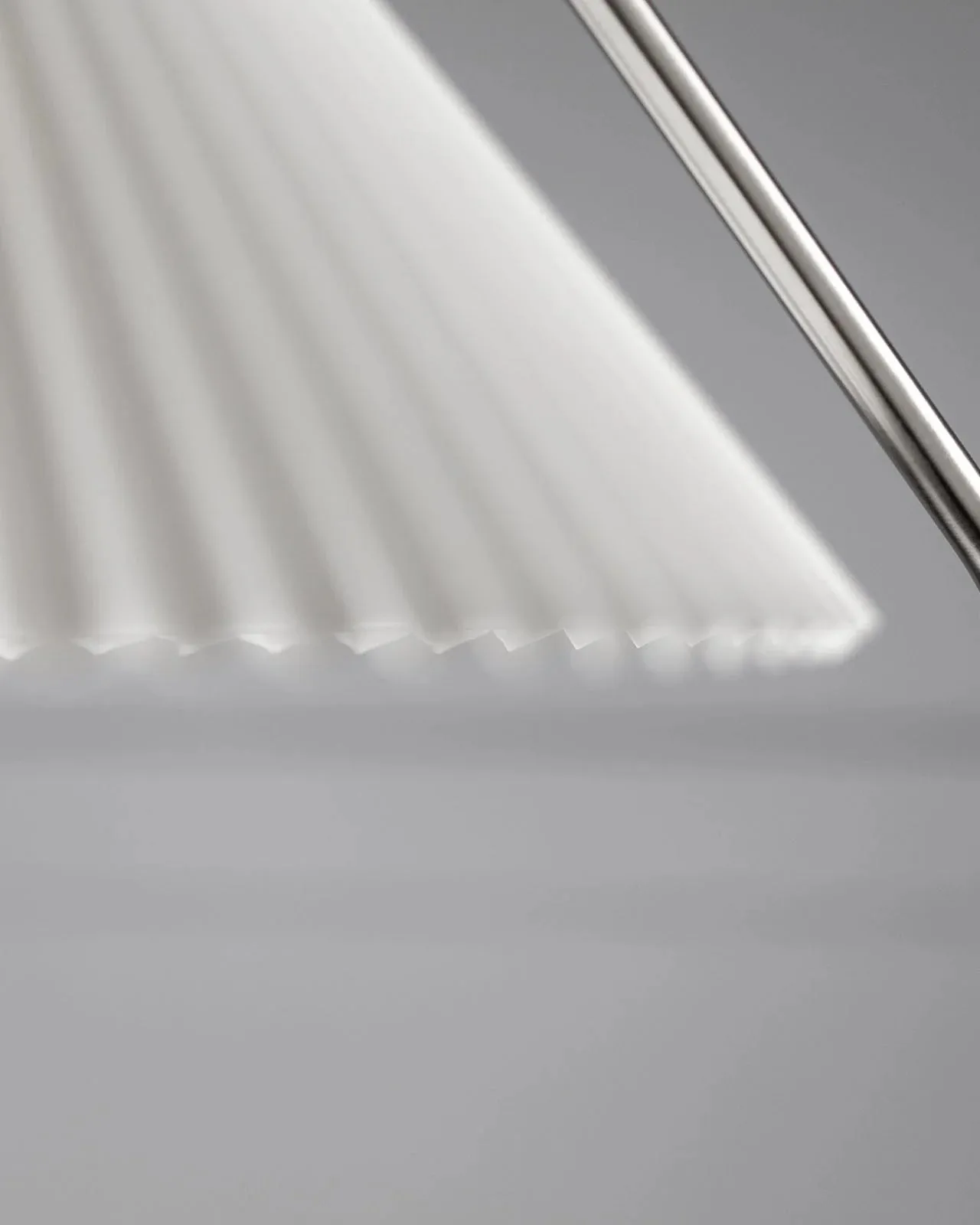 Pleated Cotton Shade Floor Lamp