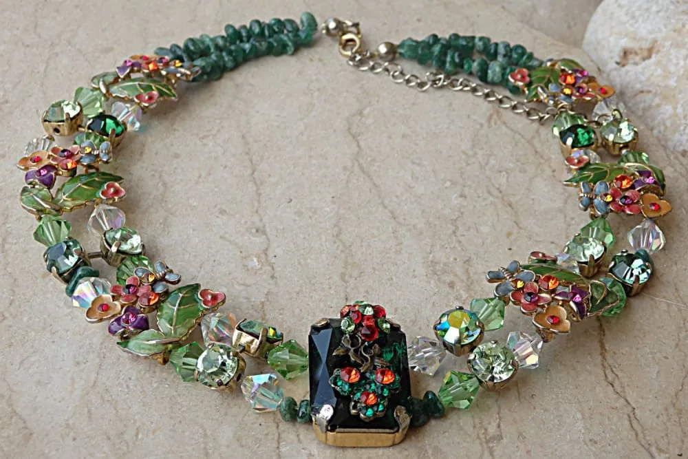 Rebeka green necklace