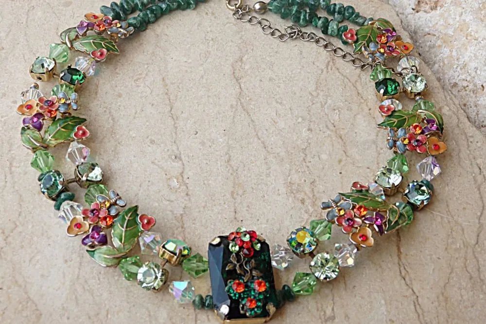 Rebeka green necklace