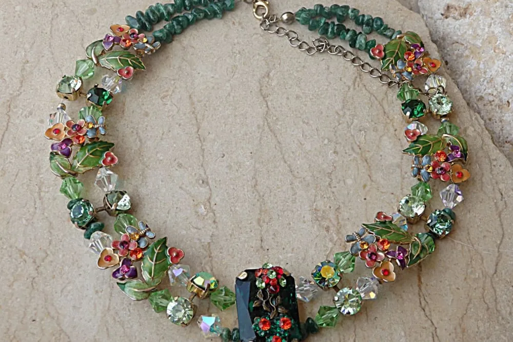 Rebeka green necklace