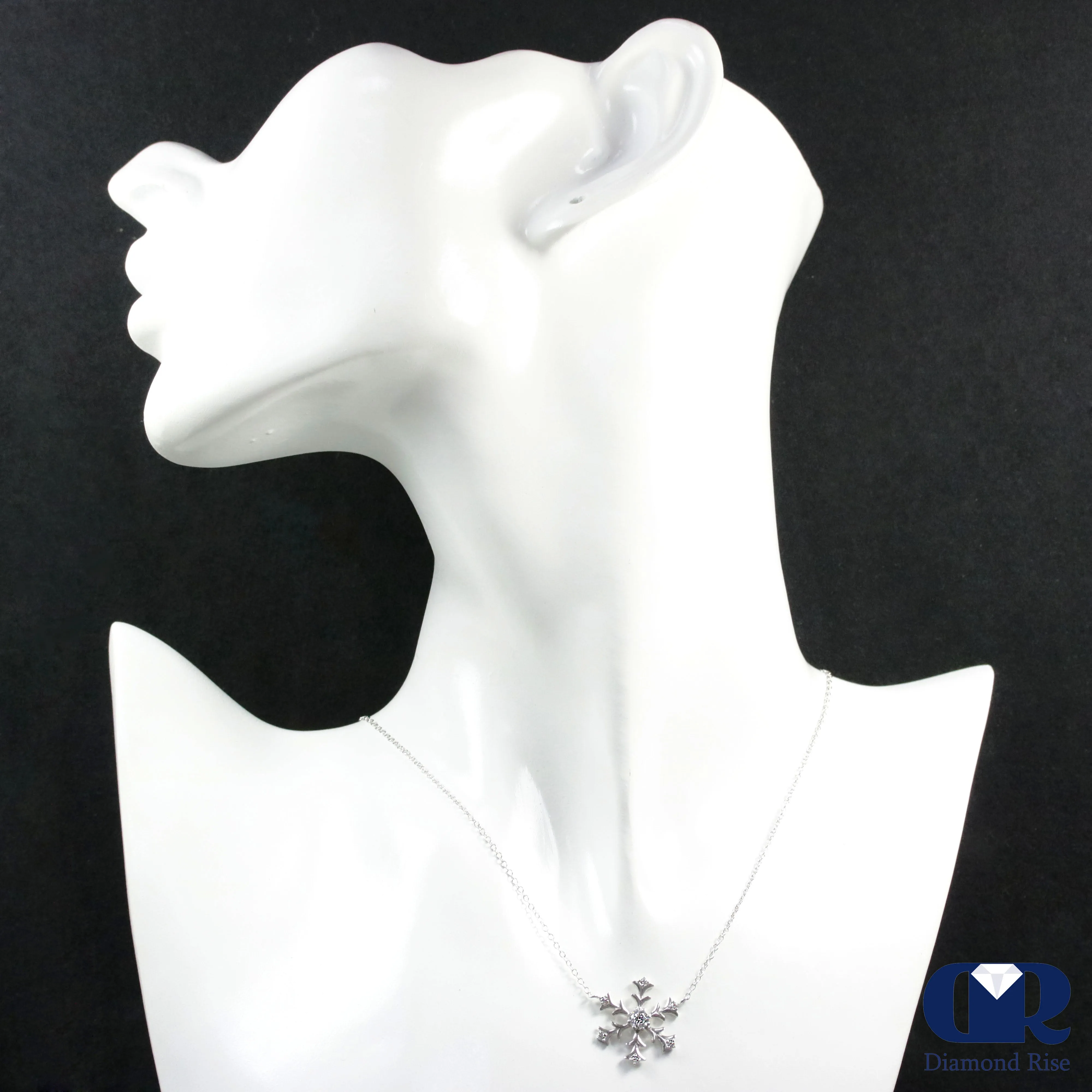 Round Cut Diamond Snowflake Pendant necklace In 14K Gold