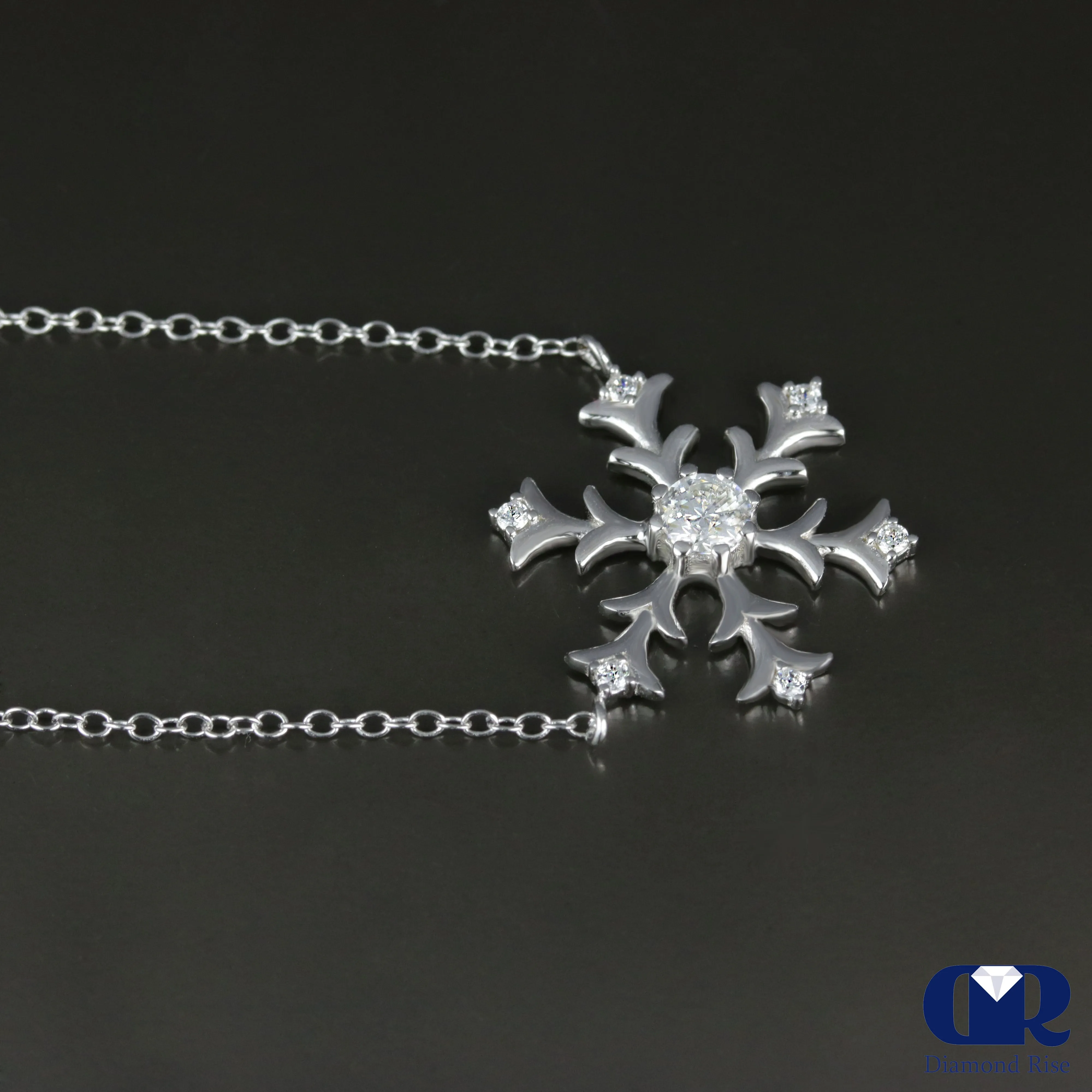 Round Cut Diamond Snowflake Pendant necklace In 14K Gold