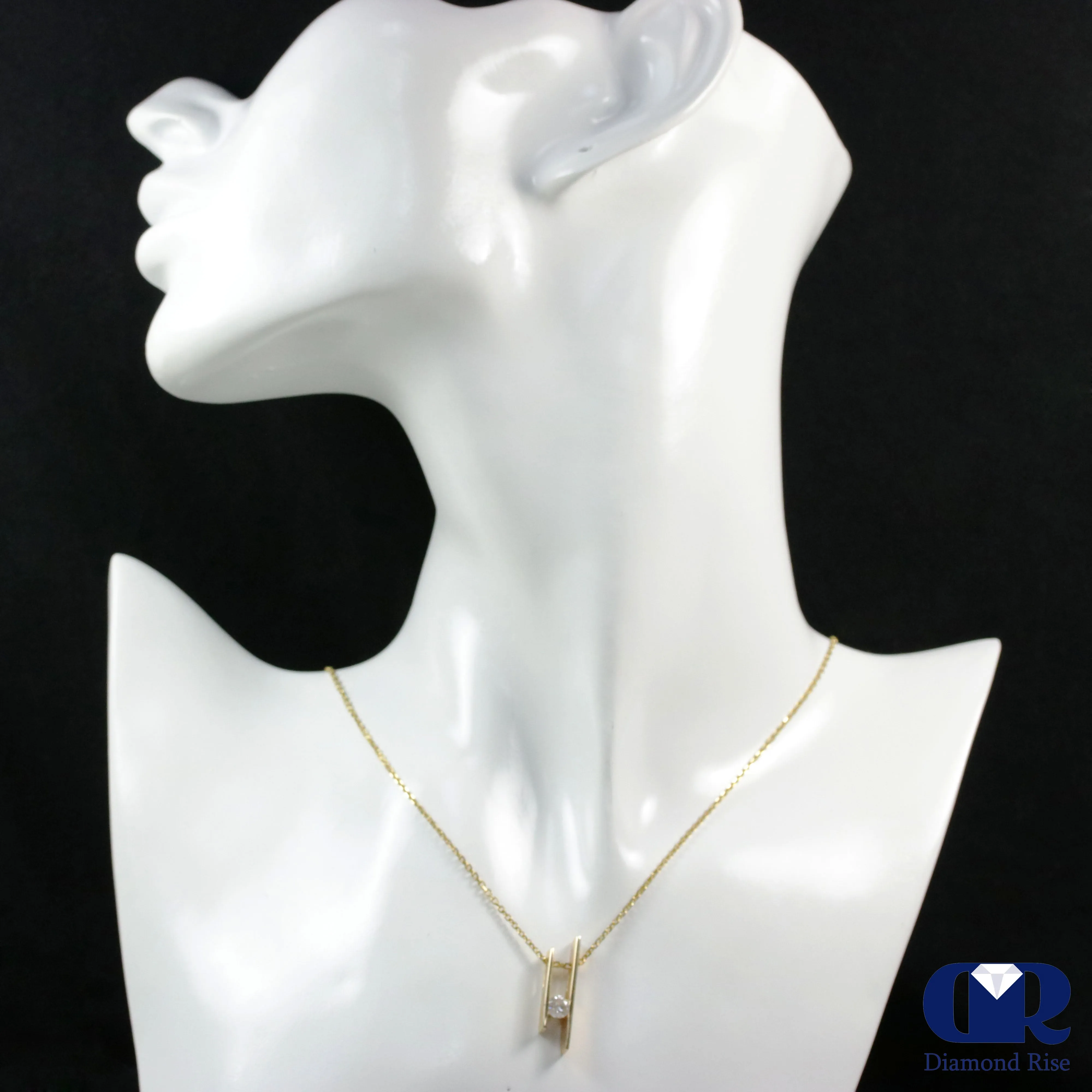 Round Cut Diamond Solitaire Pendant Necklace In 14K Yellow Gold