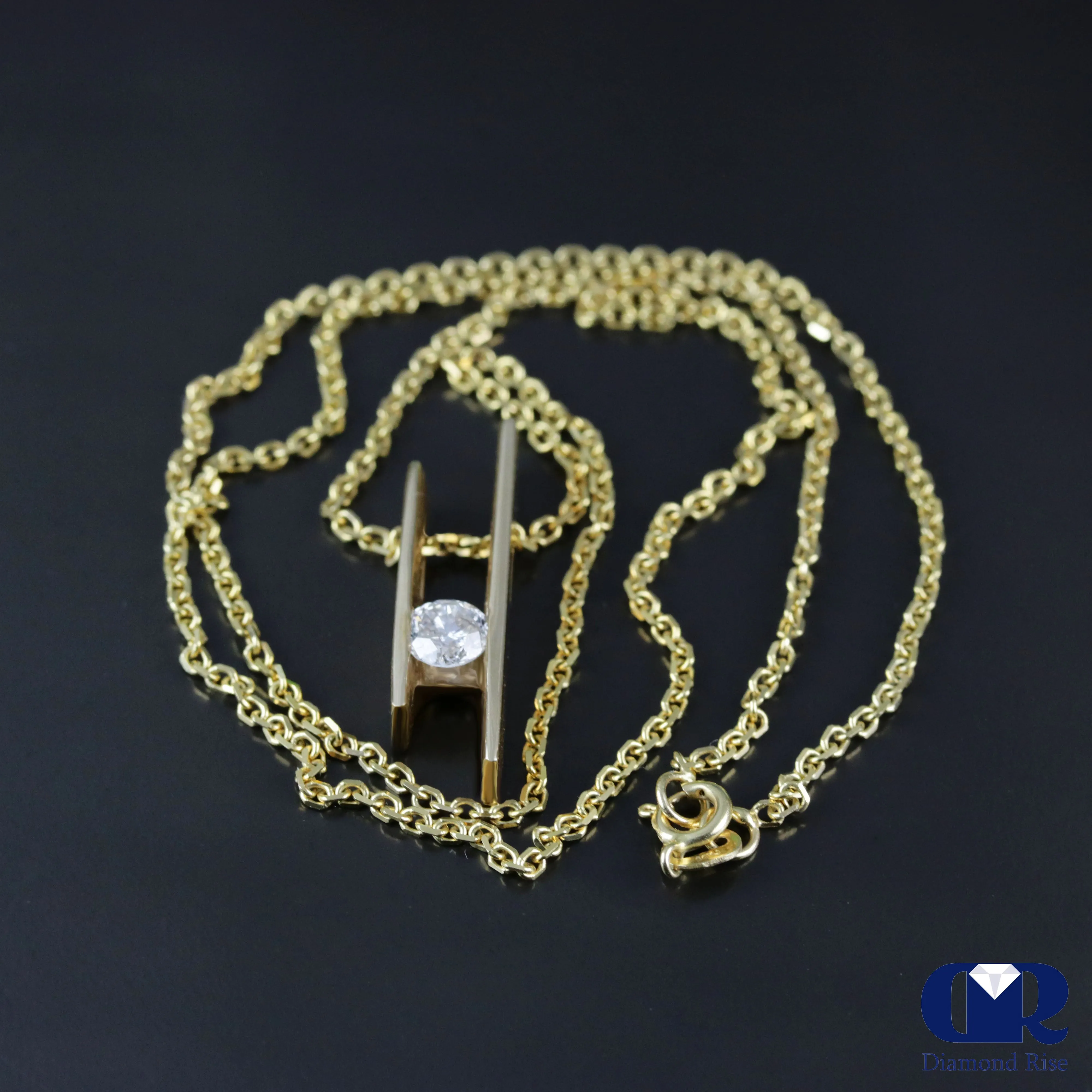 Round Cut Diamond Solitaire Pendant Necklace In 14K Yellow Gold
